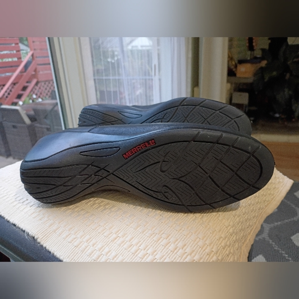 Merrell Black Leather Women's Mules.Size 9 New Condition - Picture 6 of 9